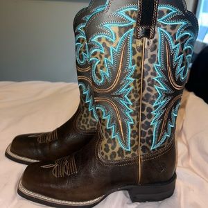 Women’s ariat boots